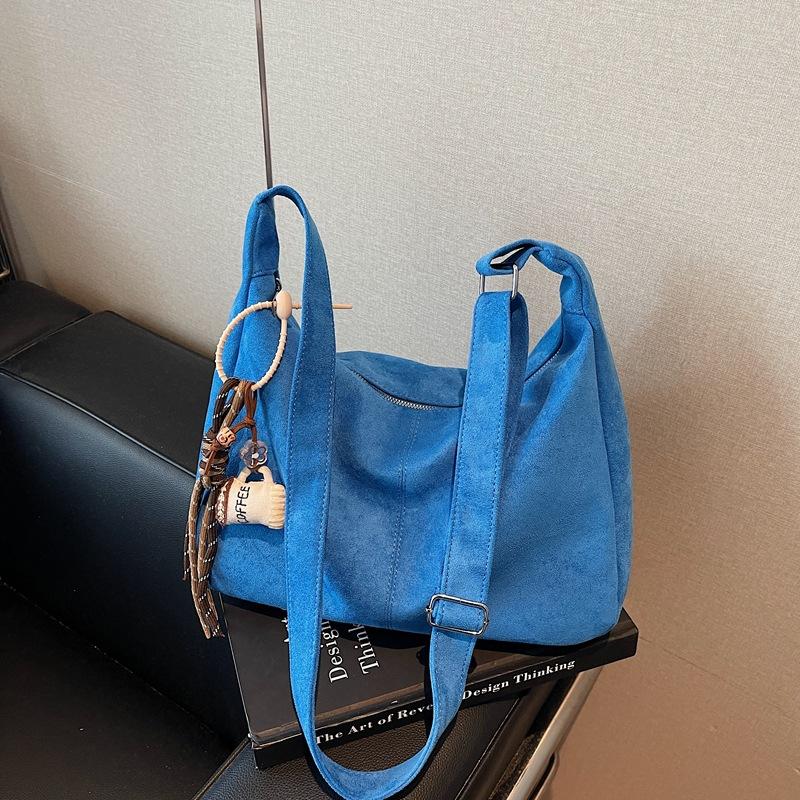 Autumn and winter retro bag women's new versatile commuter tote bag casual large-capacity messenger dumpling bag