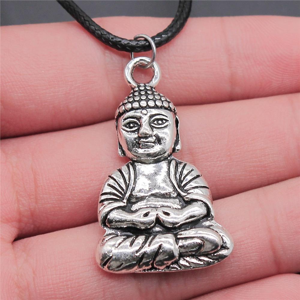 17 stilar Buddha-staty Hänge Halsband Svart Läderkedja Halsband Fabrikspris Handgjorda Smycken