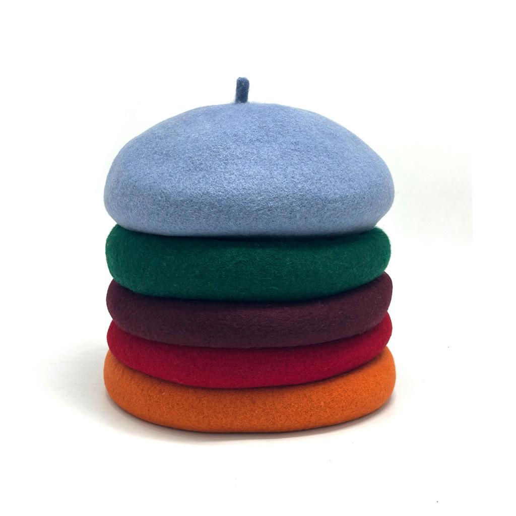 Women's Vintage Artist Beret: Warm Wool Hat for Fall and Winter