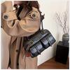 Women's Retro Solid Color Pu Leather Shoulder Bag with Multiple Pockets Large Capacity Comes with a Detachable Accessory Charm