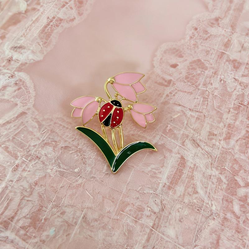 

Fashion Flower Animal Bee Brooch Shirt Dress Pin Women Clothing Coat Accessries Gifts A2