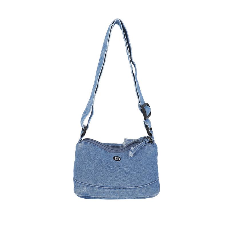 This Multi-functional Artistic Single-shoulder Bag Is Fashionable Simple and Has A High Appearance. It Is A Horizontal Crossbody Casual Bag