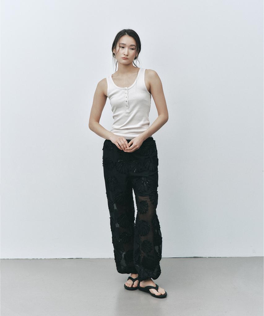 Haipeogeullipeu Scallop Pants Black