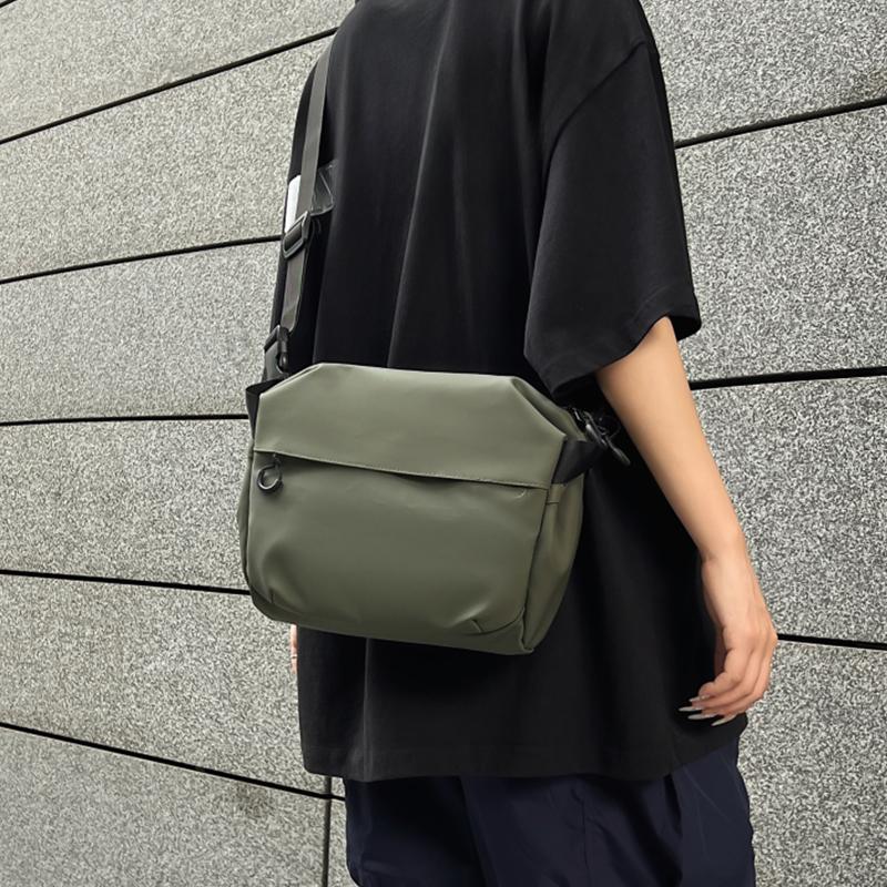 Men's Shoulder Bag, Adjustable Shoulder Strap, Zipper Closure, Vintage Crossbody Bag, Mailman Bag