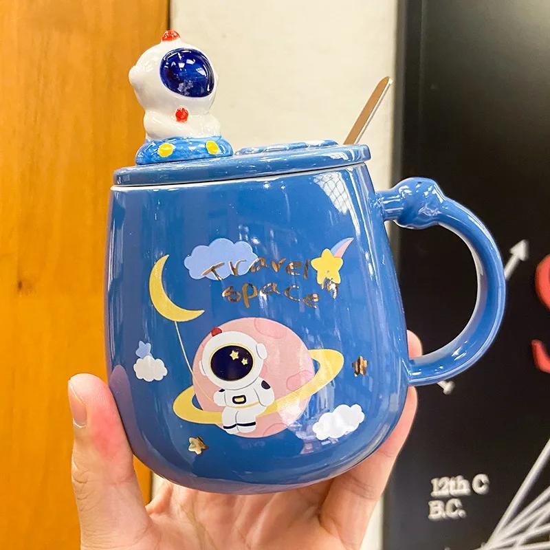 New Cute Cartoon Astronaut Planet Mug With Cover Original Mugs Coffee Cups Cup of Coffee Beautiful Tea Mugs Drinkware Beer Funny