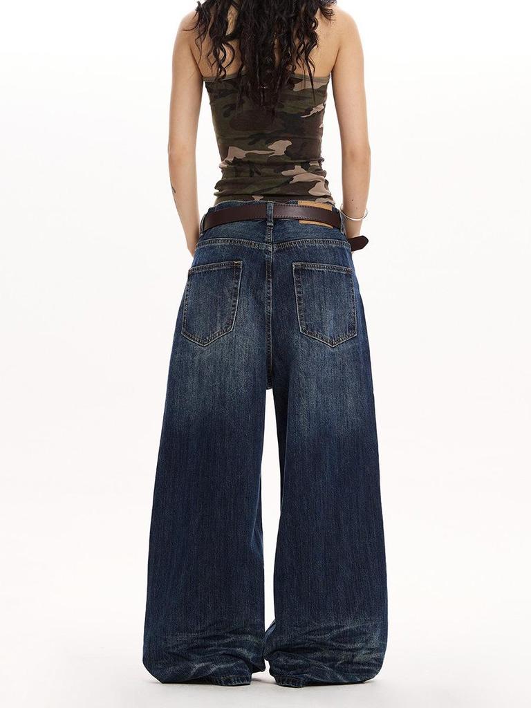 Unisex Vintage Blue Wide-Leg Jeans with Whisker Details - Casual, Loose Fit for a Trendy Look