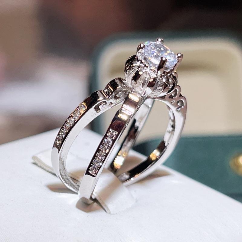 Bague couronne de bourgeon de fleur entrelacée en platine plaqué diamant pour bague de fiançailles de demande en mariage pour femme