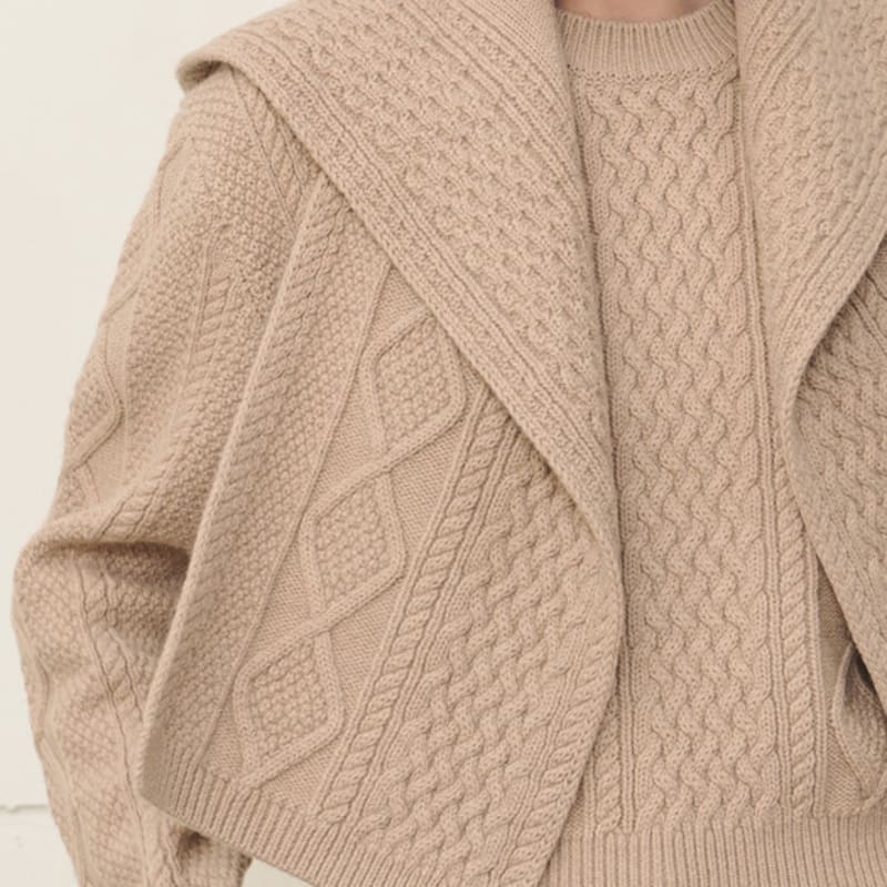 MOON J HOODED CABLE-KNIT MERINO SCARF - BEIGE