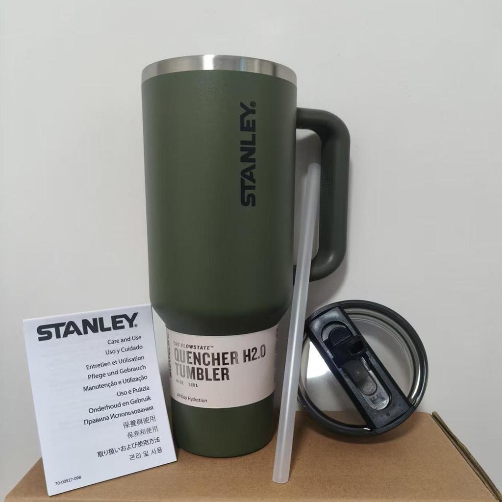 Stanley 3. Generation Ice King Vakuumisolierter Edelstahlbecher mit tragbarem Faltstrohhalm