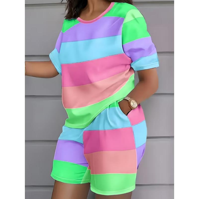 Completo da donna a maniche corte con pantaloncini