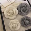 High-Fashion Große Blumenanstecker, Stoff Kamelien Schalspange, Broschen für Damen für Mantel-Outfits und Stilvolle Accessoires.