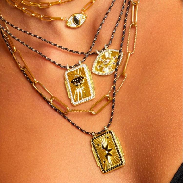 Chic Tarot Card Designs Necklace Adjustable Length Tarot Symbolic Card Pendant Necklace for Daily and Party Wear
