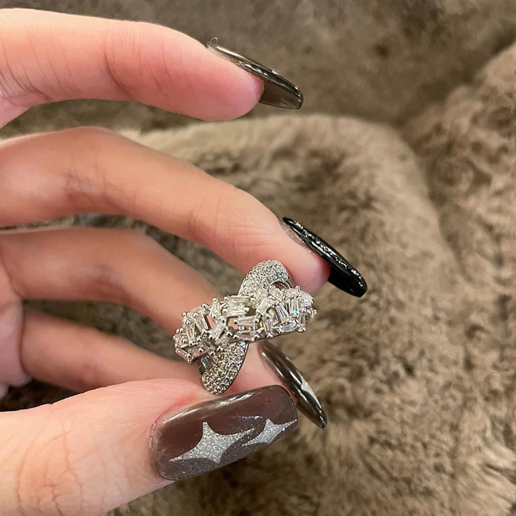 Silver Stylish Copper Ring For Women With Unique Geometric Shape And Flair Vintage