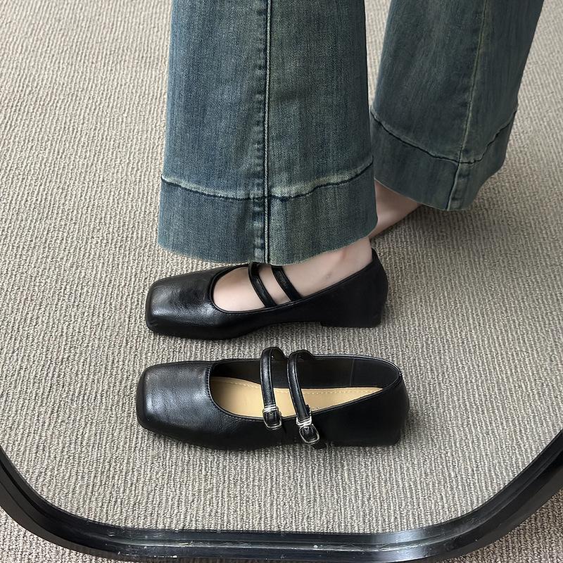 French evening breeze single shoes female 2025 spring and autumn new temperament fairy commuting square head shallow mouth Mary Jane shoes children