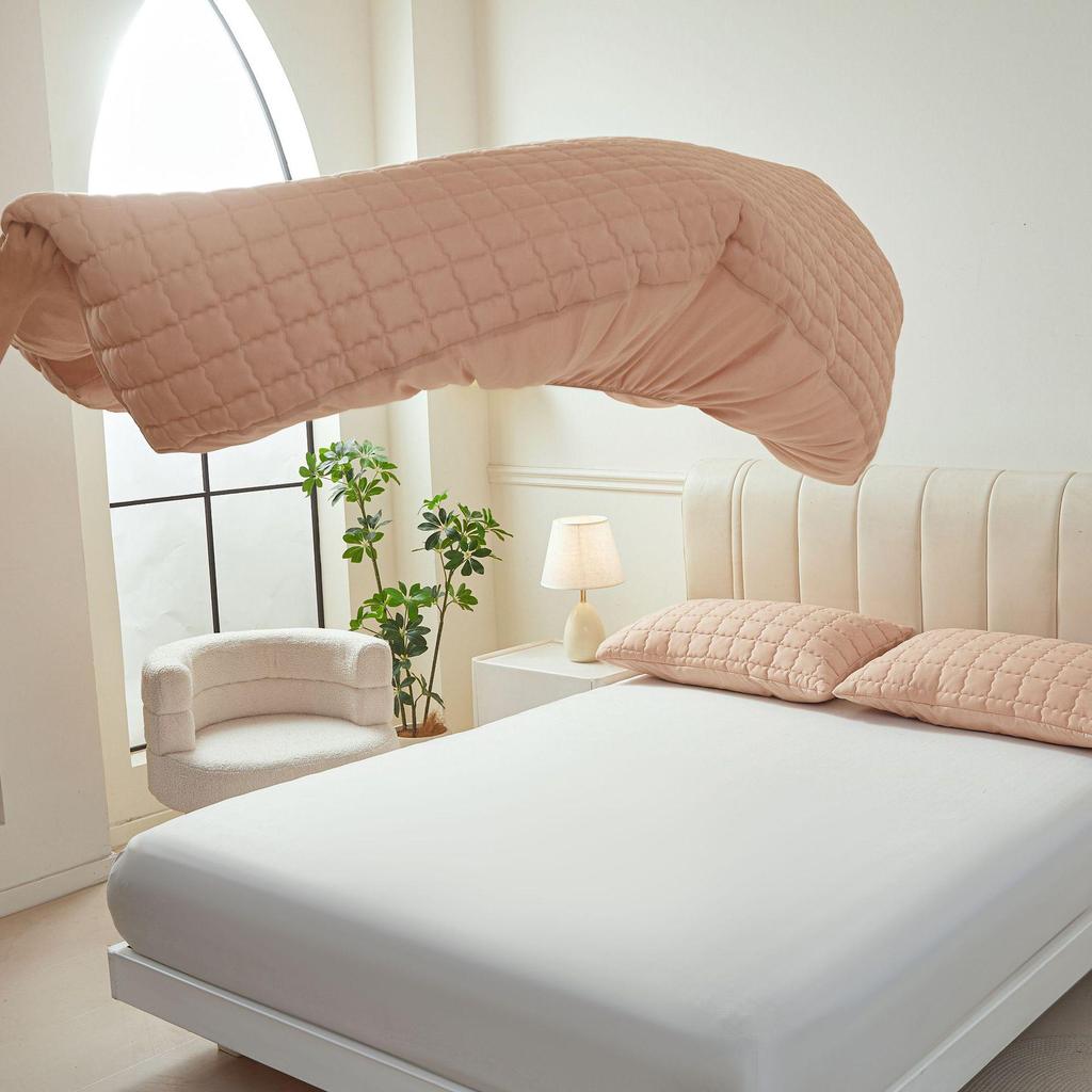 Waterproof Quilted Fitted Sheet: Urine-Proof Solid Color Mattress Protector