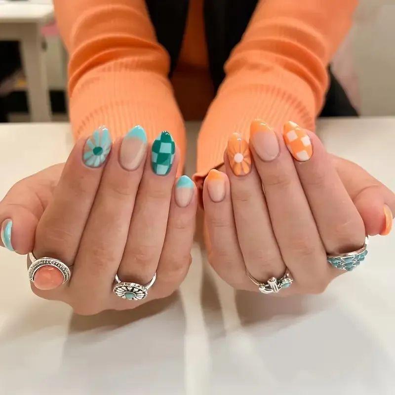 European and American hot-selling nail art collection, sweet and cool plaid cartoon medium and long almond-shaped wearing nail piece