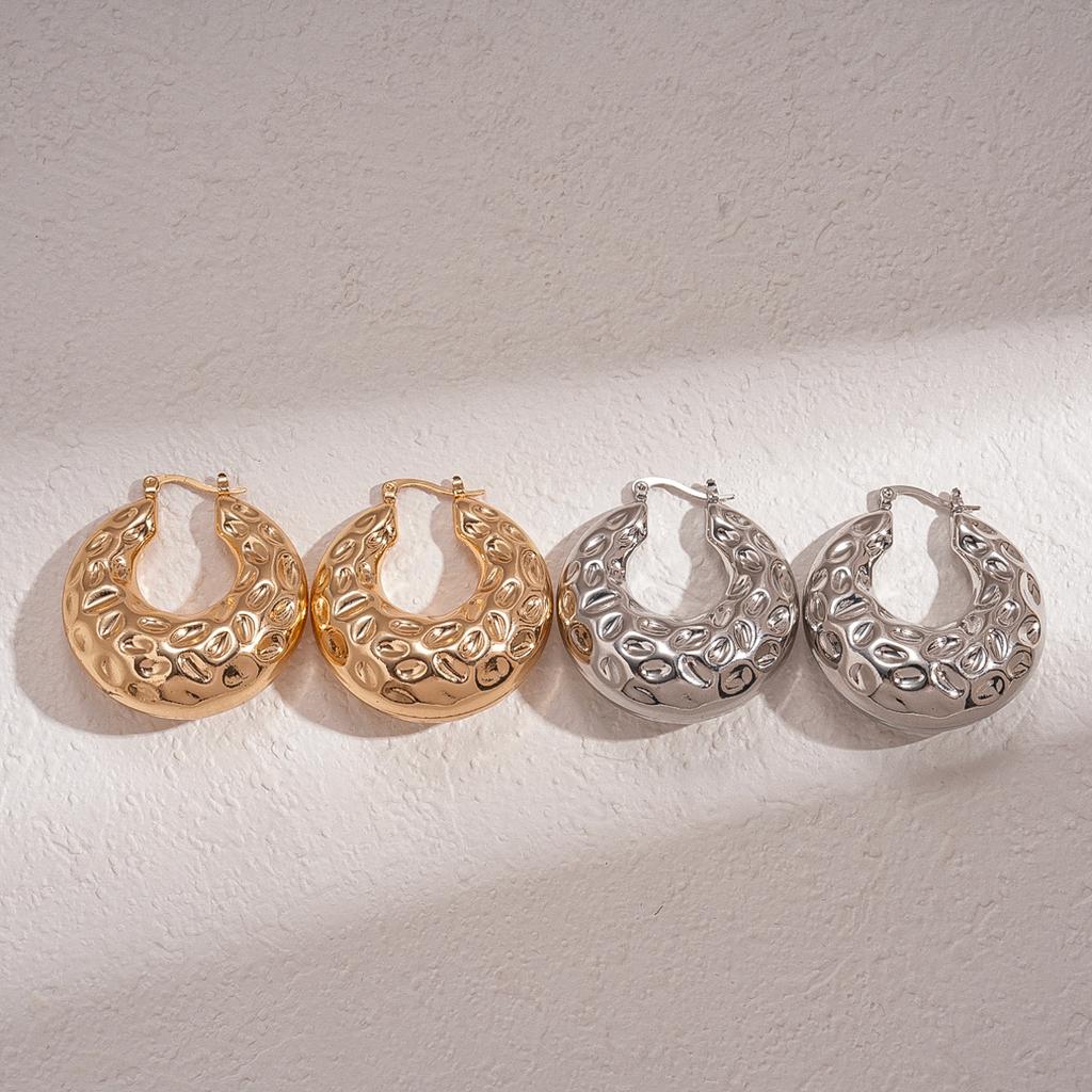 Cold wind metal sense geometric hollow round pleated ear buckle personalized environmental protection earrings