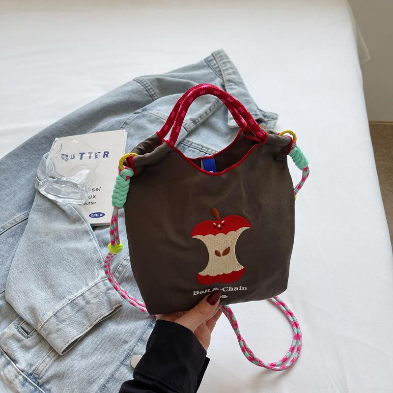 Japanese embroidery cute apple bucket bag girl 2025 new mobile phone bag versatile commuter shoulder messenger bag