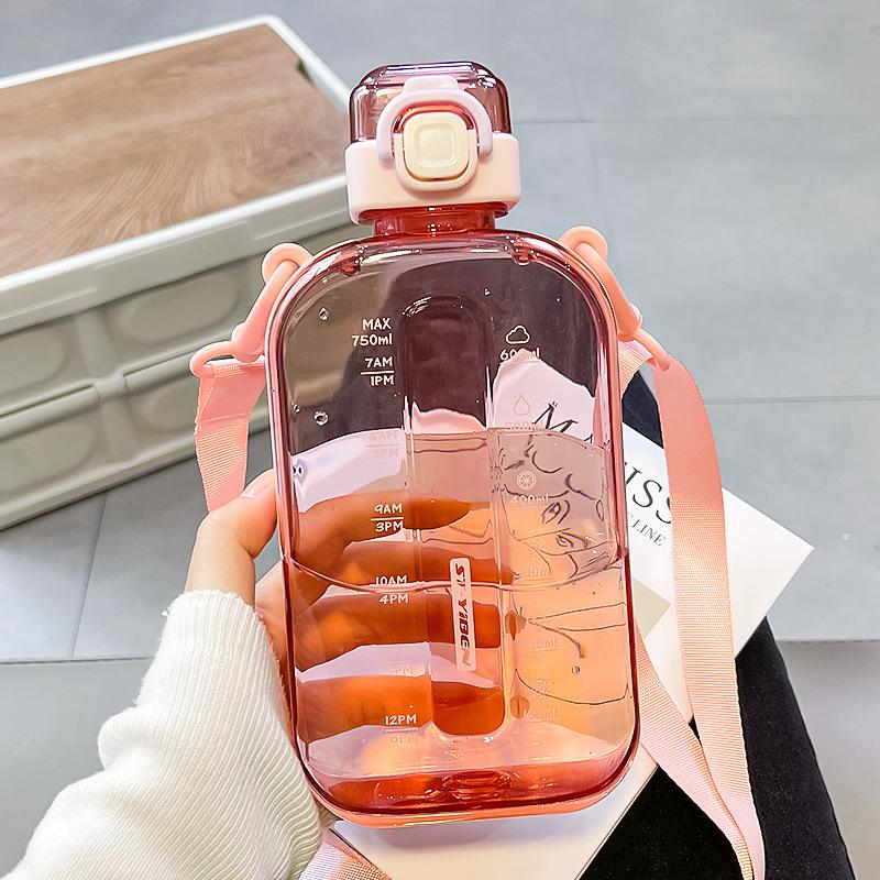 750ml Fashion Plastic Water Bottle With Strap Eco-Friendly Portable Creative Durable Outdoor Sport Drinking Bottle