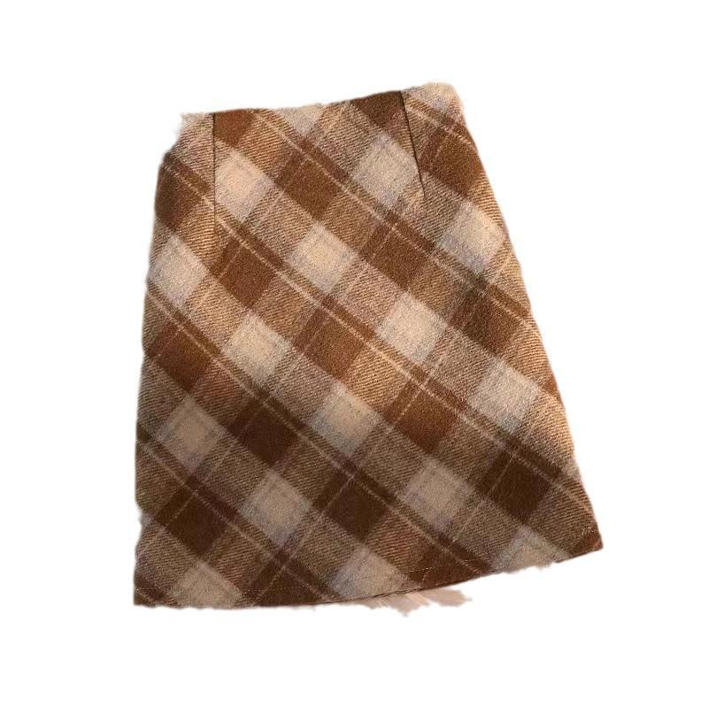 Retro Red Plaid A-line Woolen Skirt - High Waist, Slimming, Short for Women (Spring/Autumn 2026)