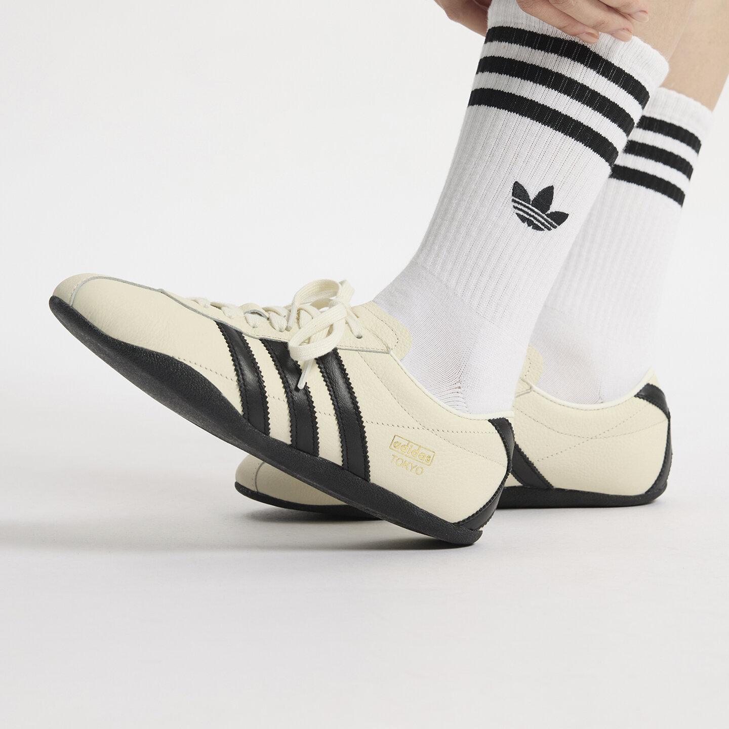 adidas Tokyo Off White Core Black Gold Metallic (Women s) 39