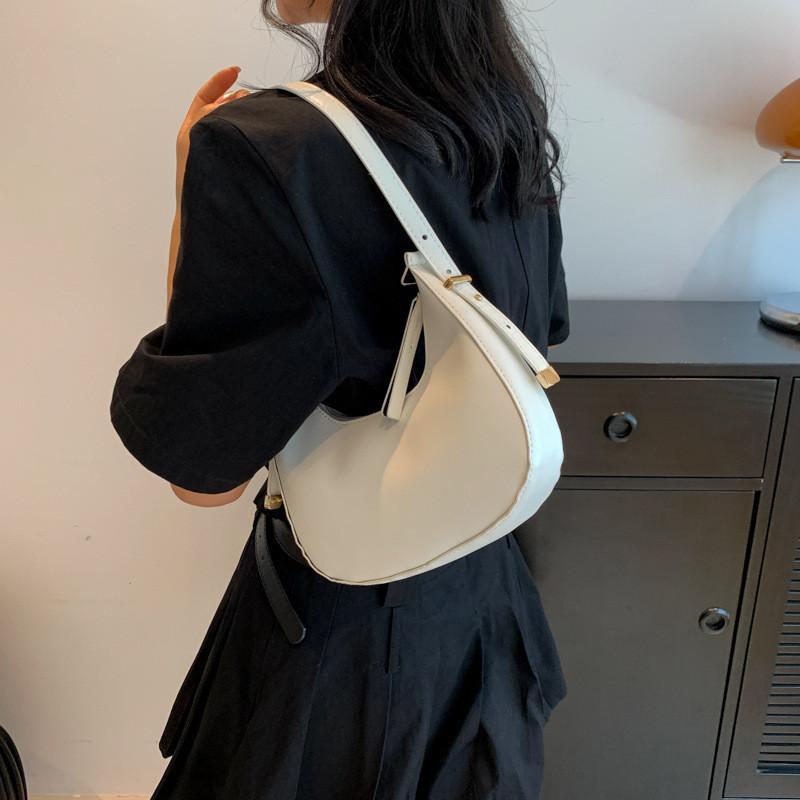 Stylish Urban Chic Small Pu Shoulder Bag 2023 Summer Trendy Underarm Bag For Women