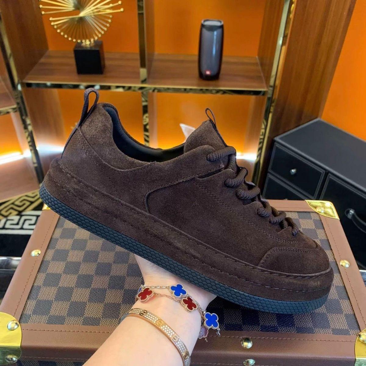 

New men s shoes four seasons casual sports shoes thick baseplate shoes 44 коричневий
