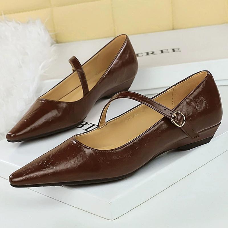 

Туфли Женские туфли на плоской подошве Низкие универсальные Женские туфли с острым носком Туфли на танкетке Противоскользящие и удобные Женские балетки 2025 35 темно-коричневого