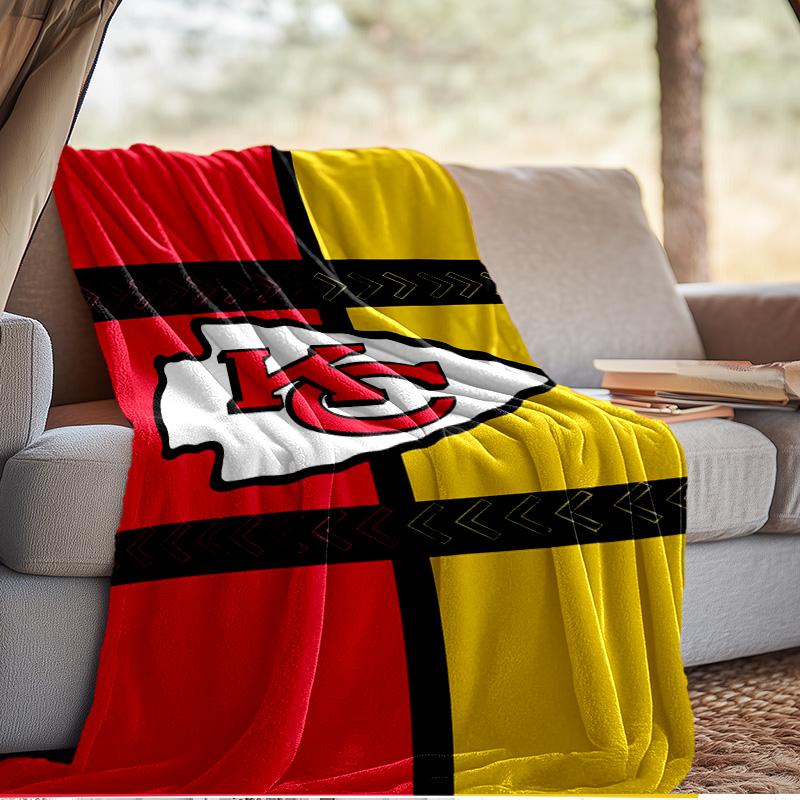 Kansas City Chiefs Logo Blanket Outdoor Flannel Blanket for Camping, Hiking, Garden Parties, Picnic Essentials,gift for family and friends