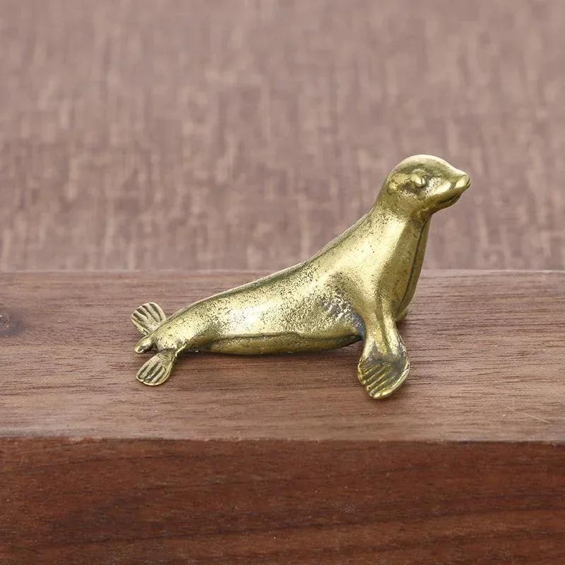 1 Pcs Antique Brass Sea Lion Ornament Handcrafted Creative Desktop Paperweight Metal Collectible Craft with Engraving Casting