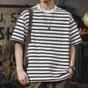 T-shirt a maniche corte a righe estiva con scollo rotondo, alla moda americana, nuova, ampia, casual, mezza maglietta a maniche corte da uomo