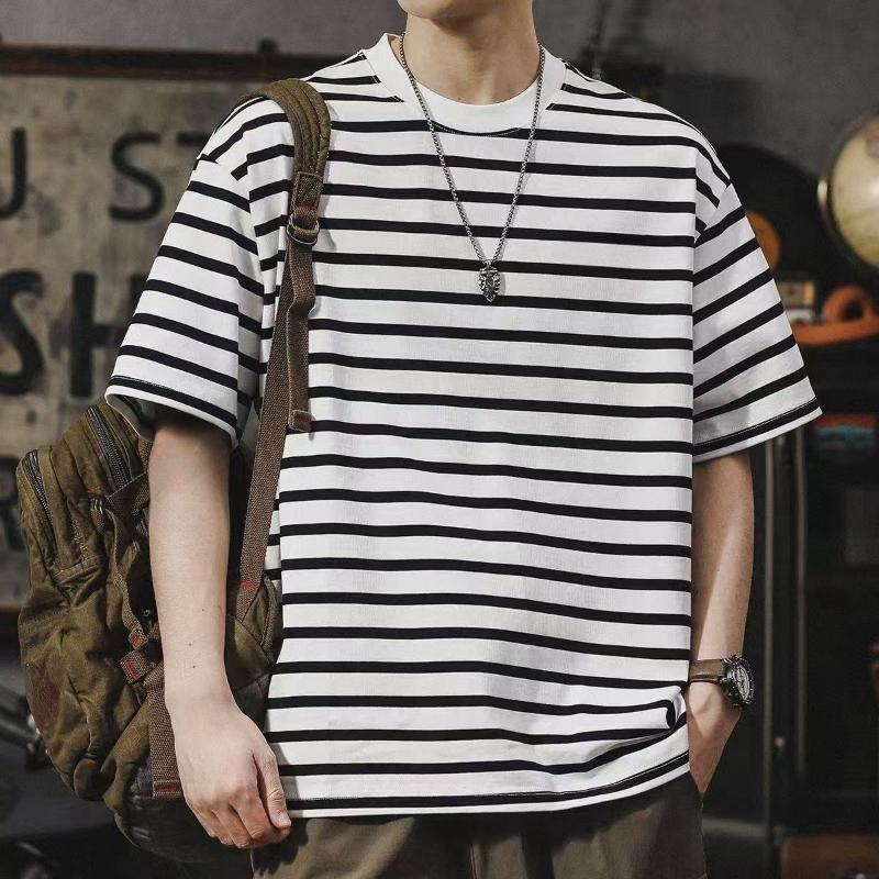 T-shirt a maniche corte a righe estiva con scollo rotondo, alla moda americana, nuova, ampia, casual, mezza maglietta a maniche corte da uomo