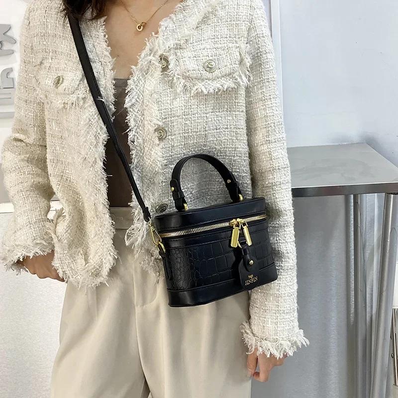 Classic Stone Texture Small Square Bag Feminine Autumn Winter Versatile Temperament Crossbody Solid Party Bag