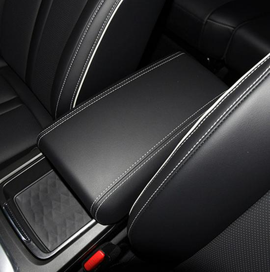 

Кожаная накладка на подлокотник для Tank 500: Защита и улучшение интерьера