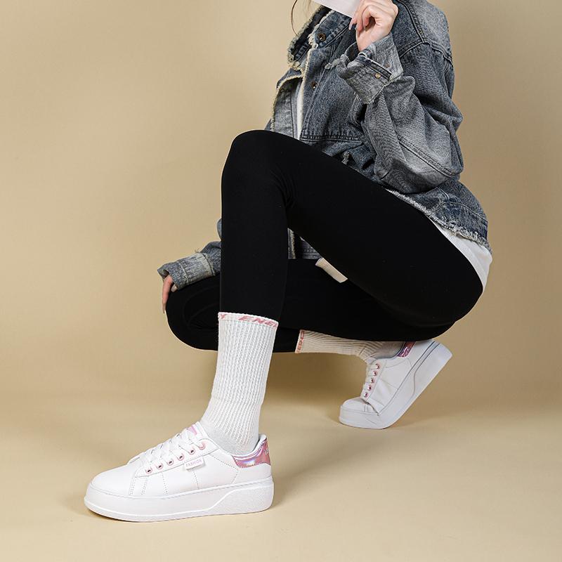 Повседневная женская обувь на плоской подошве — фото 9