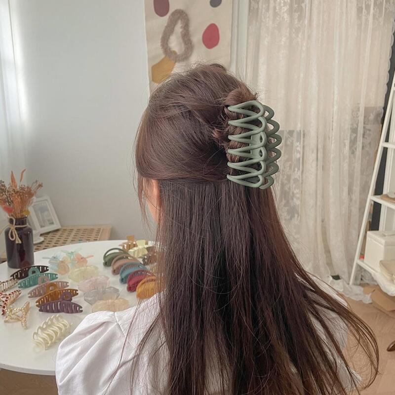 Domino Hair Twist Hair Clip Matte Women white