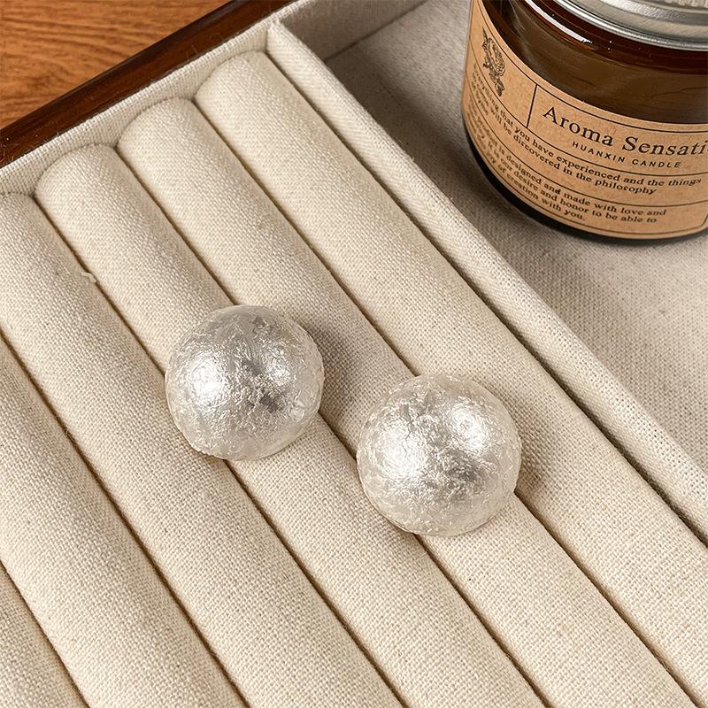 Round cotton pearl stud earrings minimalist fashion design earrings women's versatile temperament earrings