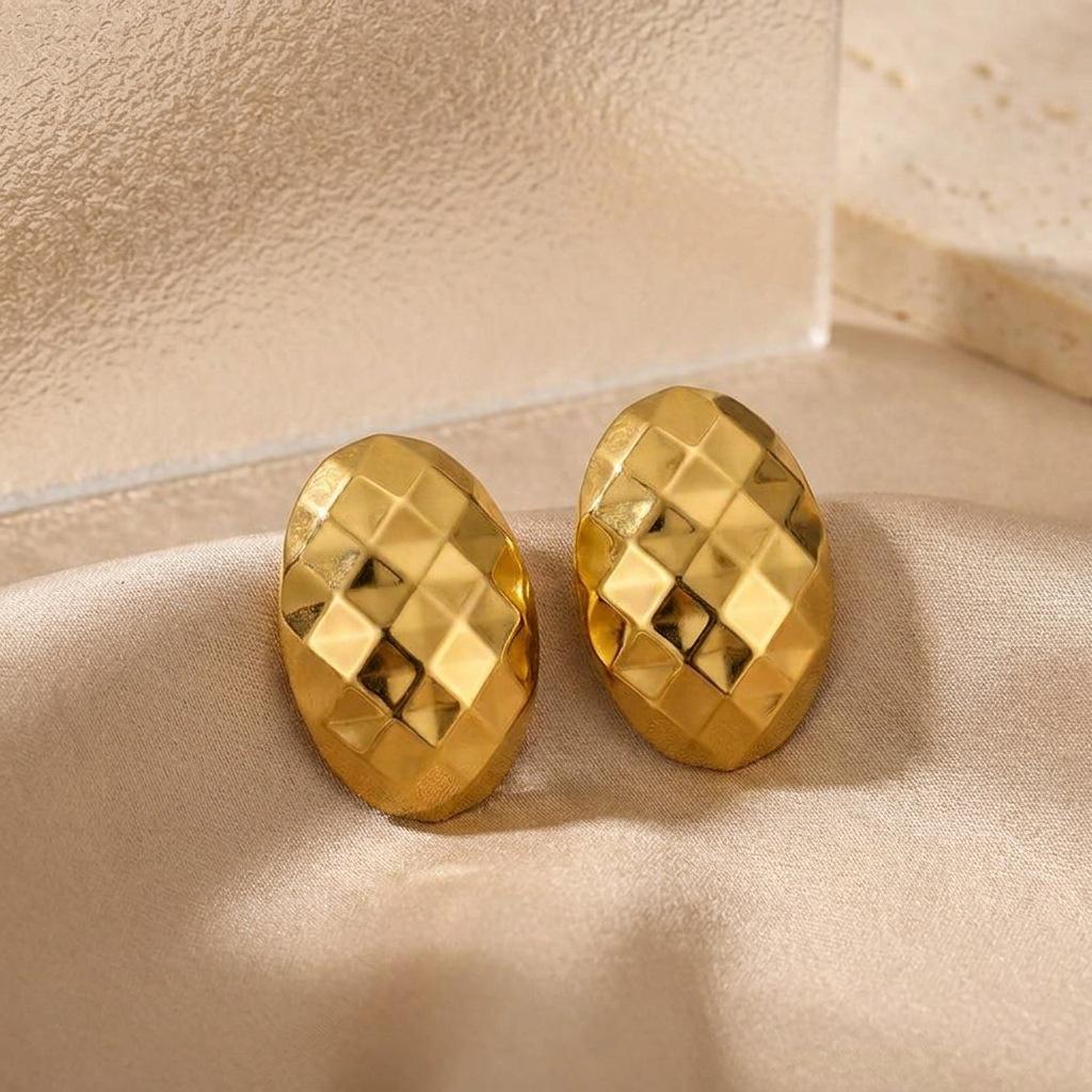 INSSGG European Diamond Quilted Oval Stud Earrings in Titanium Steel