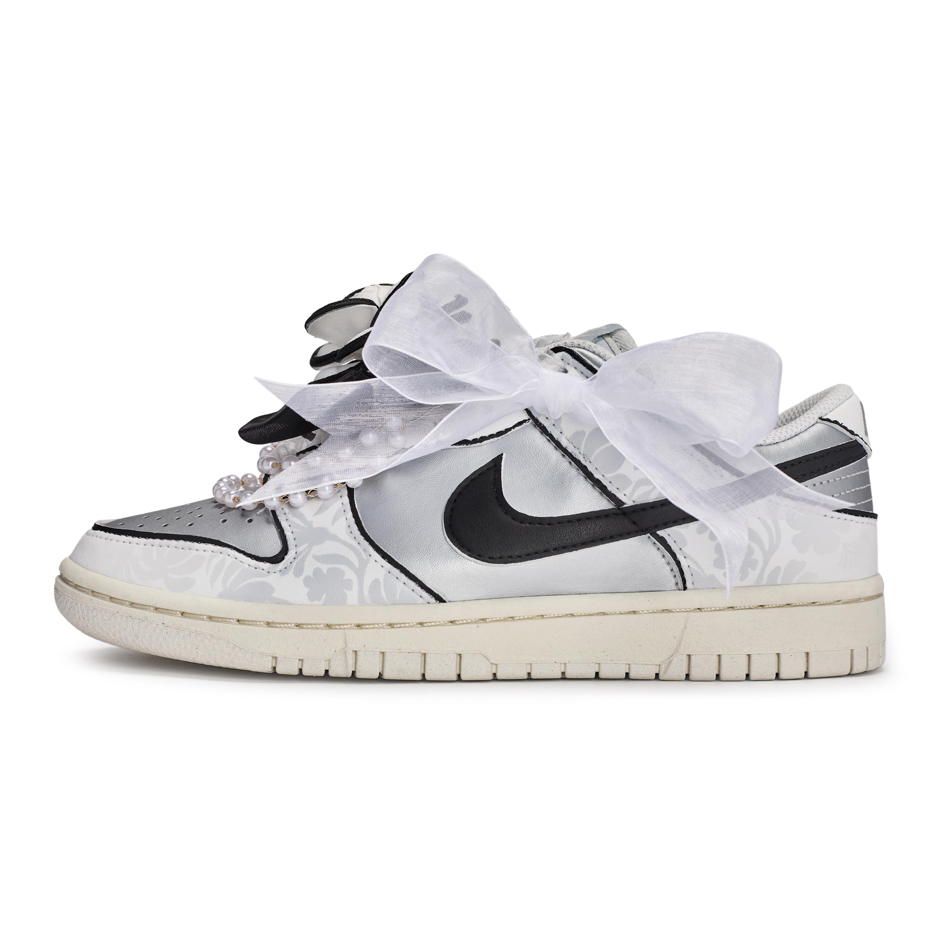 Nike Dunk 811 Ražošana, Sudraba Diega