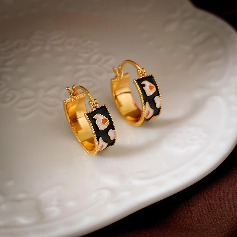 French retro autumn and winter geometric leopard print earrings stud earrings personalized earrings design sense niche