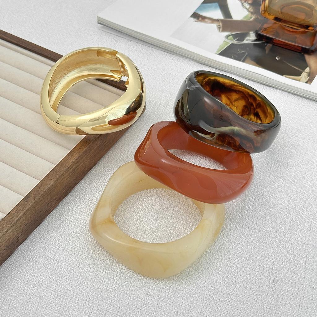 Mote Vintage Gjennomsiktig Resin Chunky Armbånd Geometrisk Uregelmessig Elastisk Bredt Armbånd Armbånd for Kvinner Menn Luksuriøse Estetiske Smykketilbehør