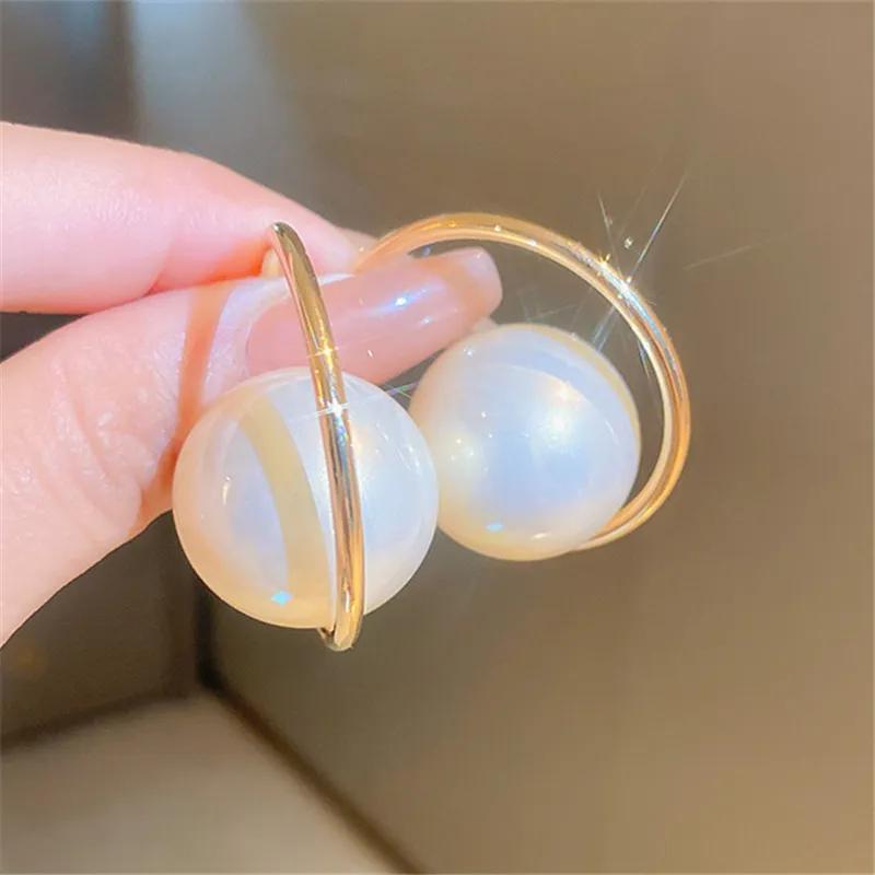 Vintage Style Large Pearl Earrings, High-End And Cool Style Earrings, Exaggerated And Versatile Earrings For Women
