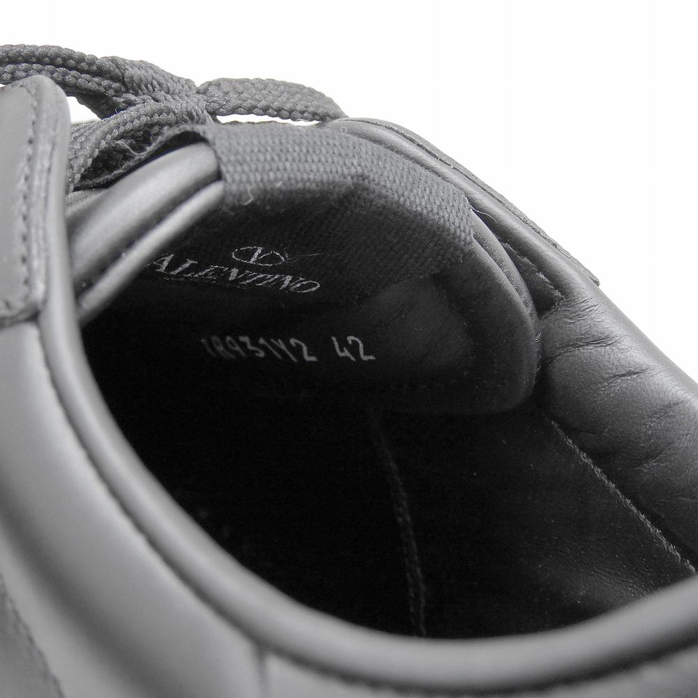 Valentino Garavani Excellent condition calf leather Rock Studs rubber sole lace-up sneakers, size 10.6, 2Y2S0931BXE shoes 42 blackUsed