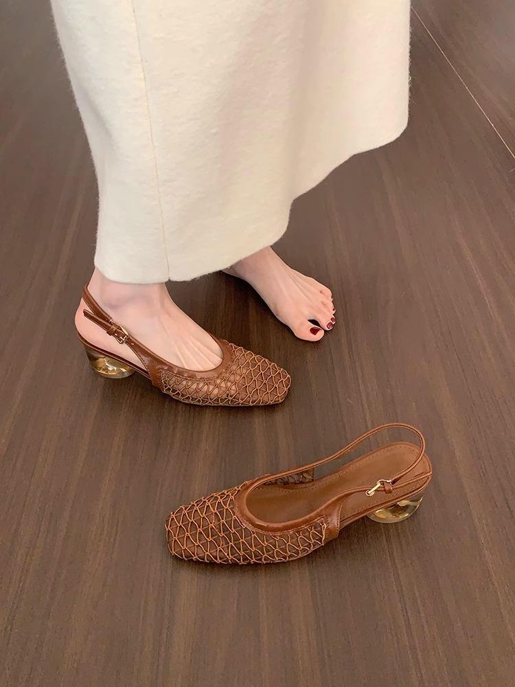 

Нишевый дизайнерский сенс тканая универсальная сумка голова сандалии 2025 лето новый простой сетчатый толстый каблук высокий каблук одинарная обувь женщины 38 коричневый