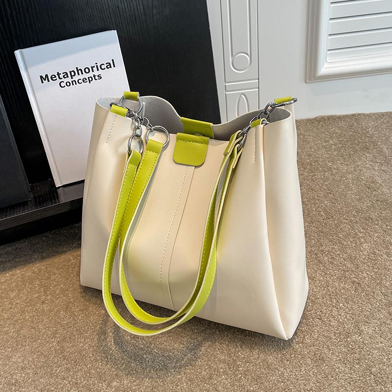 Simple Commuter Large Capacity Women's Bag  Spring New Fashion Chains Shoulder Bags Casual All-match Totes Trend