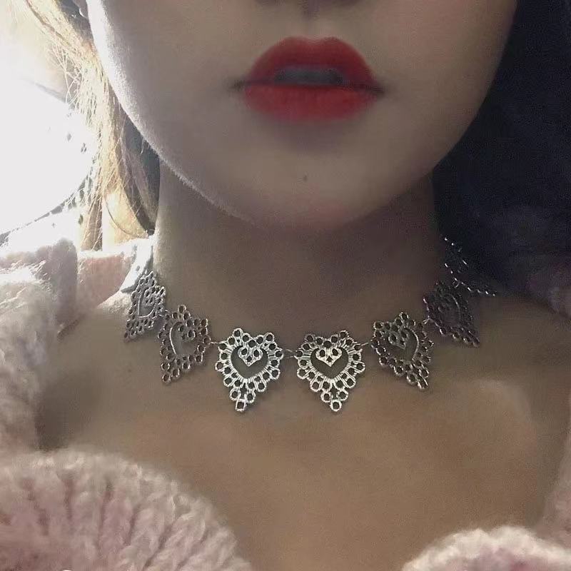 Kpop Heart Chain Choker Necklace for Women Collar Goth Necklaces Aesthetic Jewellery Christmas Party Girl Halloween New Chocker