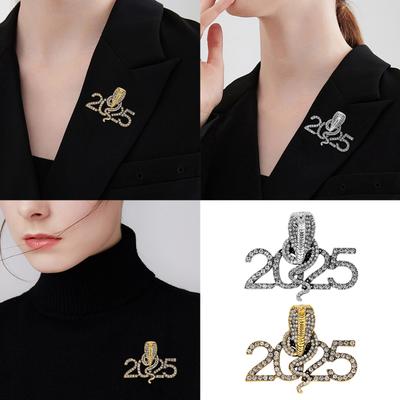 2025 Neujahr Schlange Brosche Anstecknadel Blickfang 2025 Schlange Brosche Schmuck Strassbesetzter Anstecker für Partykleidung