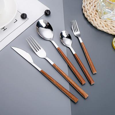 5-teiliges Edelstahl-Besteckset mit Imitation Holzgriff Westliches Tafelgeschirr Messer Gabel Löffel Küchenbesteckset Essgeschirr