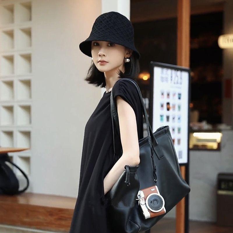 

Ромбовидная шляпа-панама с париком, цельная, несъемная, женская, короткие волосы до плеч, искусственные волосы, весенне-летняя мода, универсальная, солнцезащитная Summer Black Cap + brown shoulder-length hair