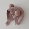 Nette Winter Warme Kinder Mädchen Jungen Baby Hut Fleece Hut mit Ball Dekor Patchwork Farbe Gehörschutz Hut Weiche Neugeborenen motorhaube Hut